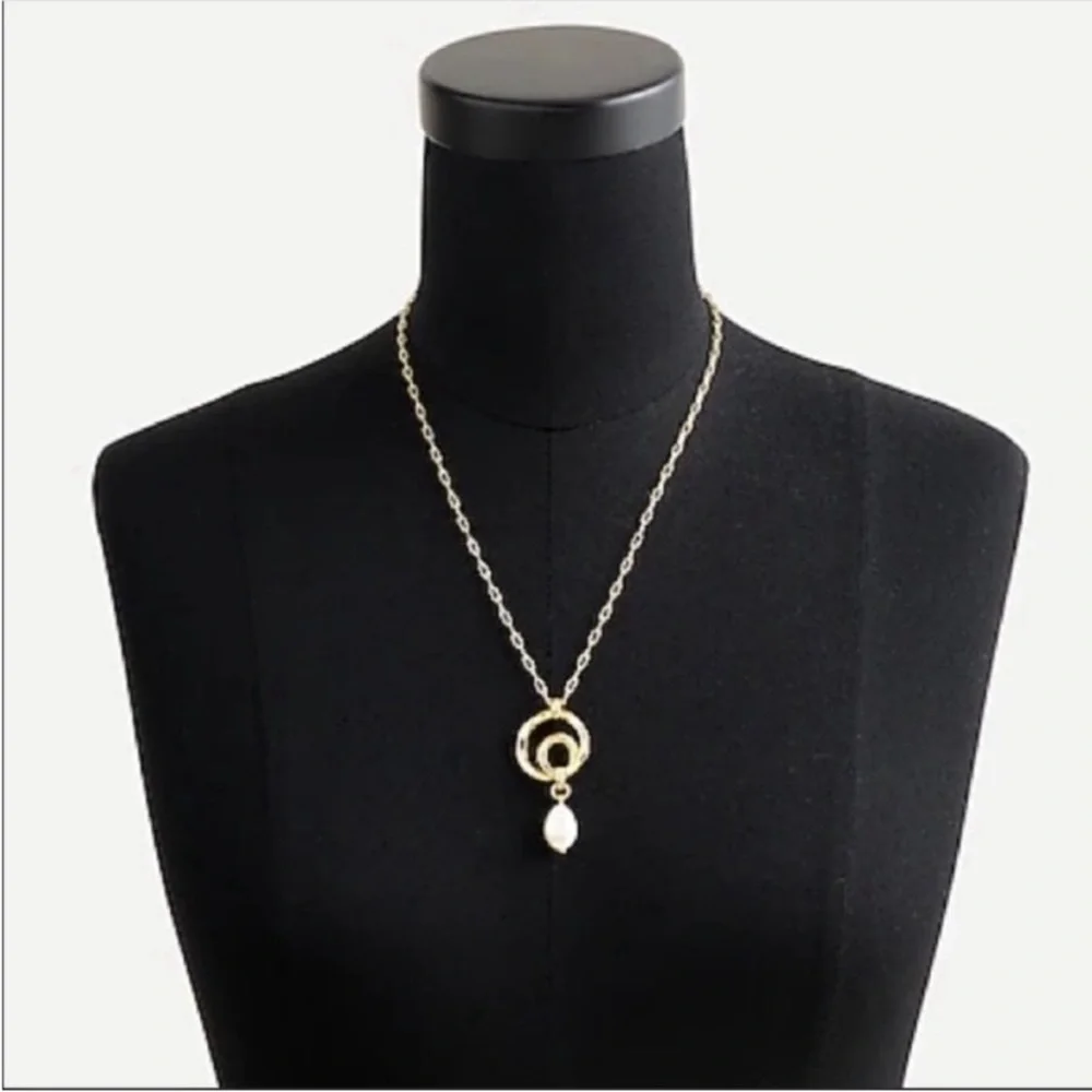 J. CREW Loopy Cultured Freshwater Pearl hoop pendant necklace Burnished Gold NWT - Picture 2 of 2